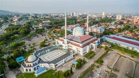 La Battaglia di Batu Pahat: Un Conflitto Cruciale tra Dinastie e l'Ascesa del Sultanato di Johor